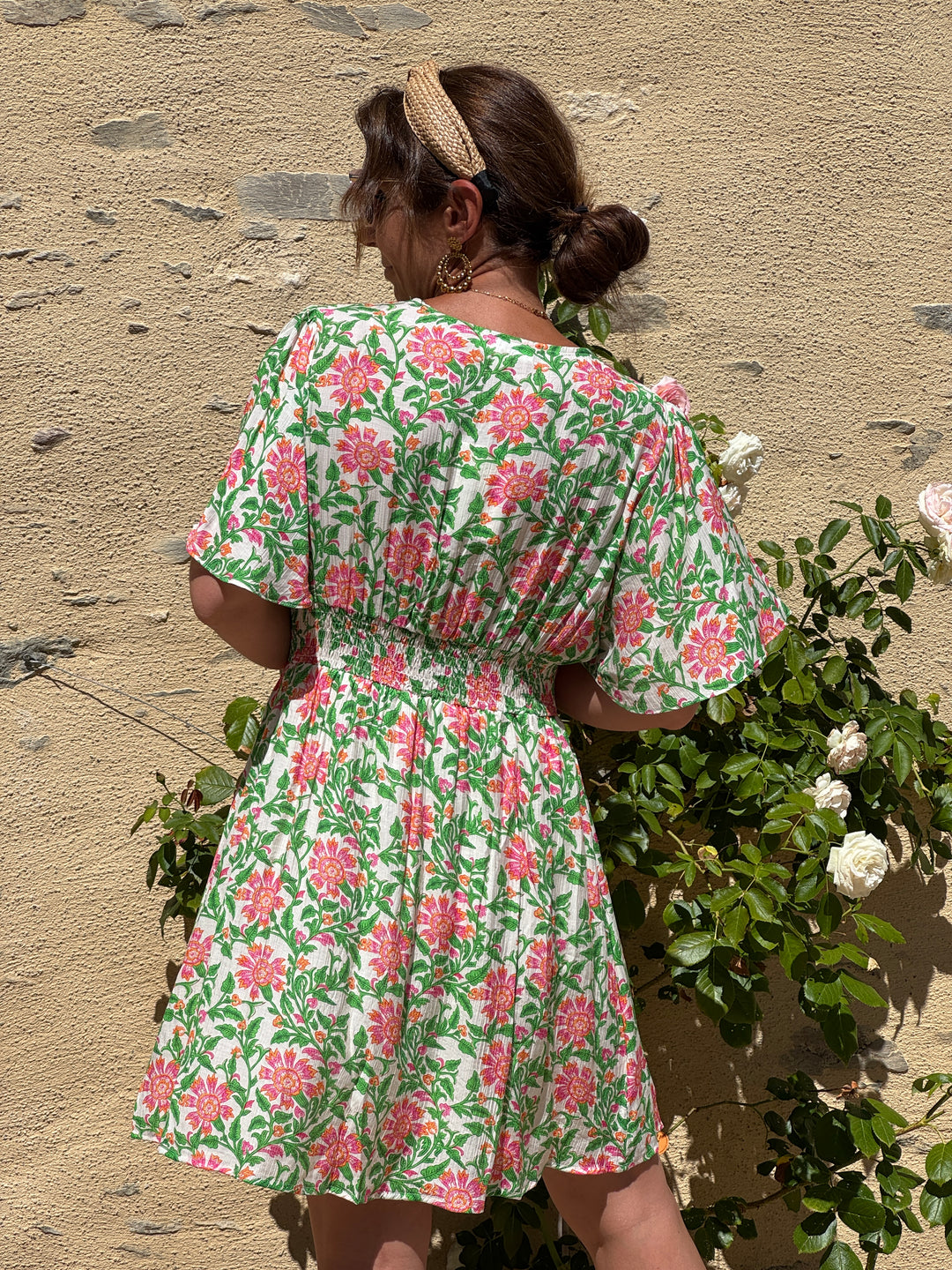 Robe floral vert, rose et orange fond blanc VANILLE In April 1986