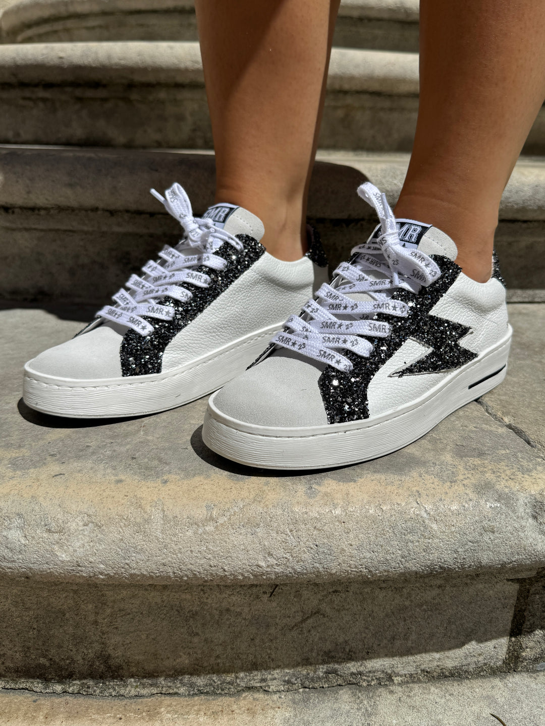 Basket blanche éclair à paillettes noir et argenté en cuir MAYA 10279 Semerdjian