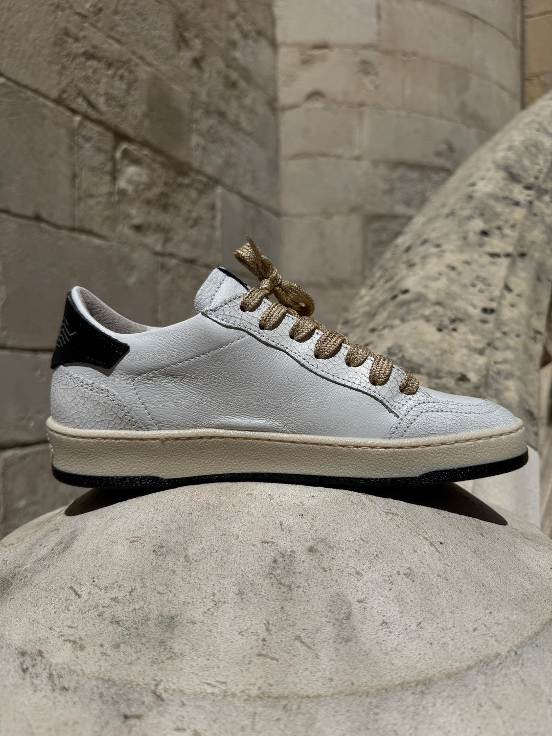 Basket blanche en cuir éclair à paillettes doré DANY C837 Semerdjian