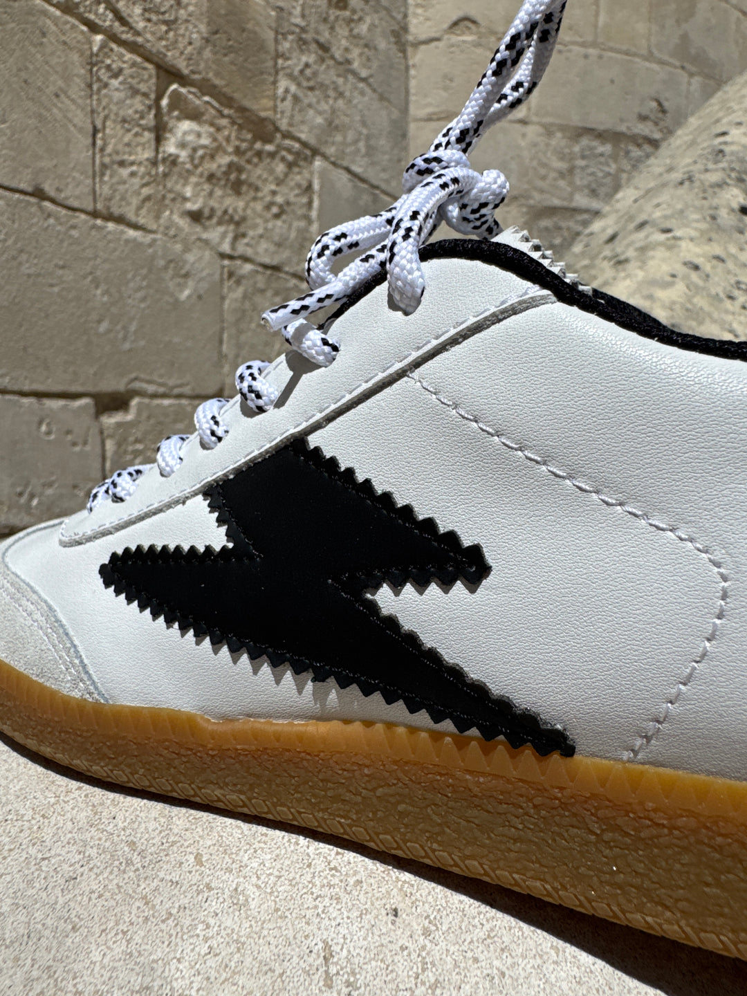 Basket blanche éclair noir ASHLEY C396 Semerdjian