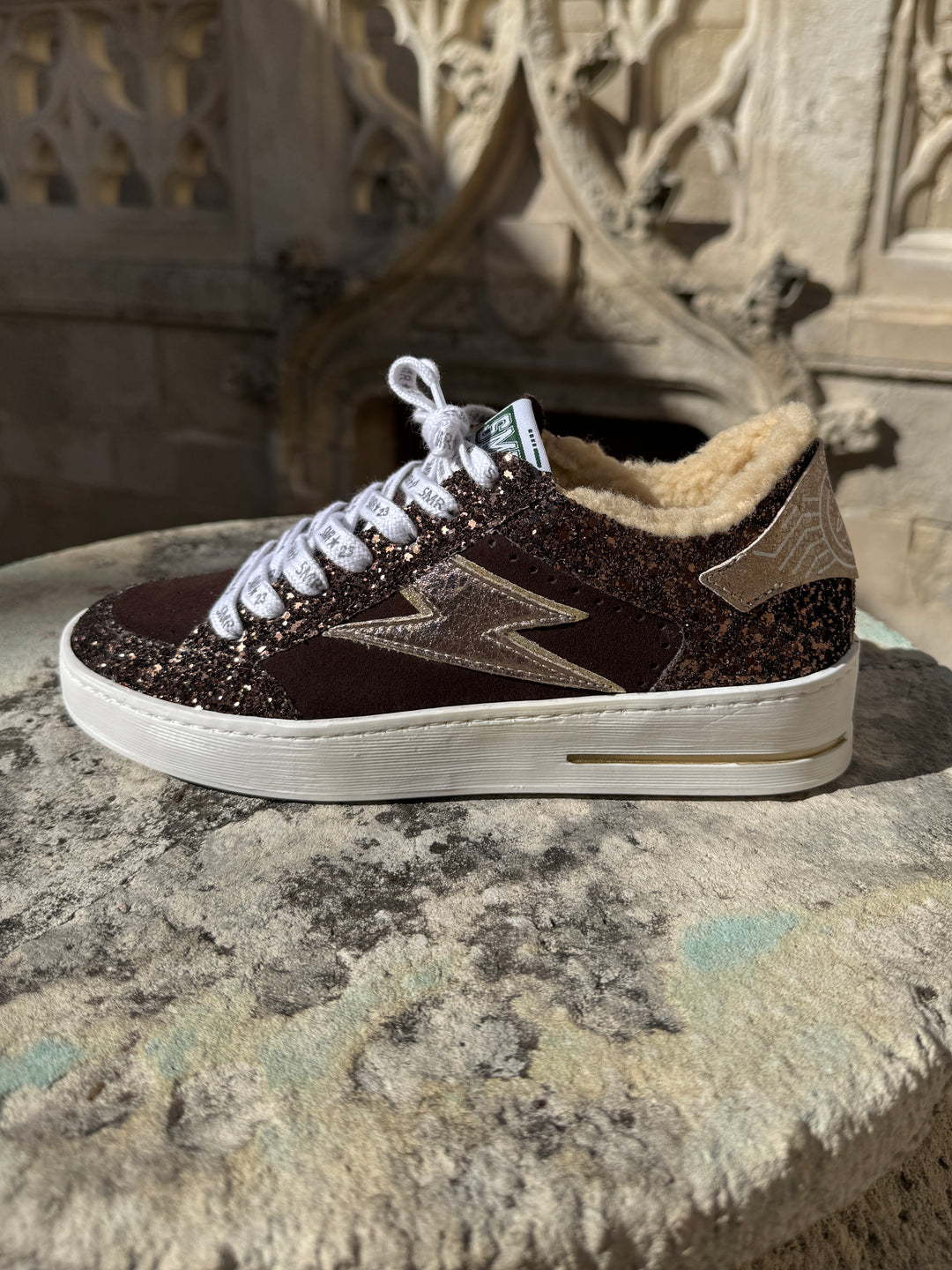 Basket chocolat en cuir à paillettes NOUBAR C775 Semerdjian