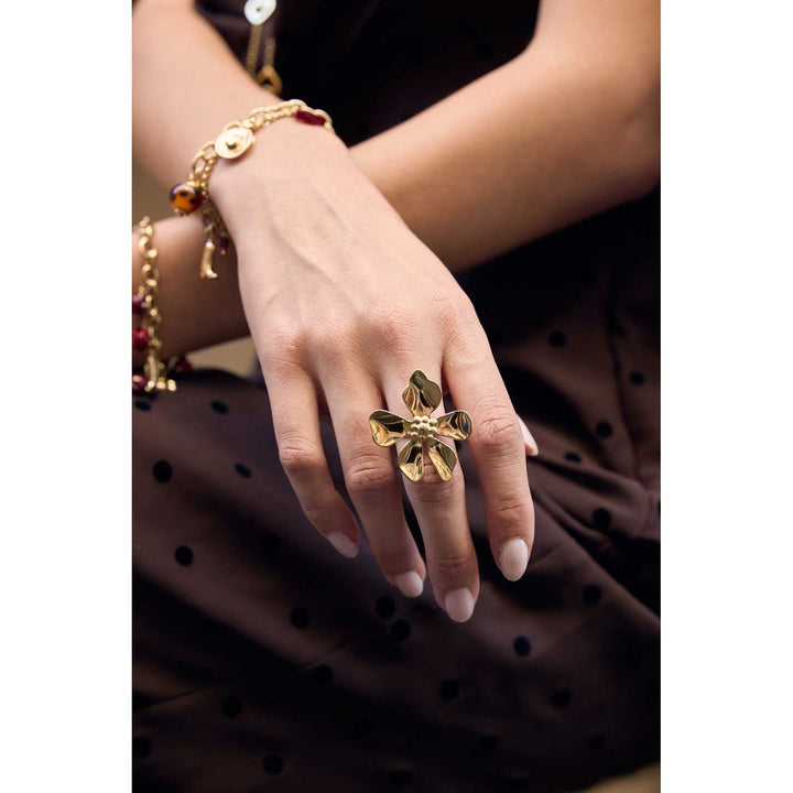 Adjustable stainless steel gold flower ring