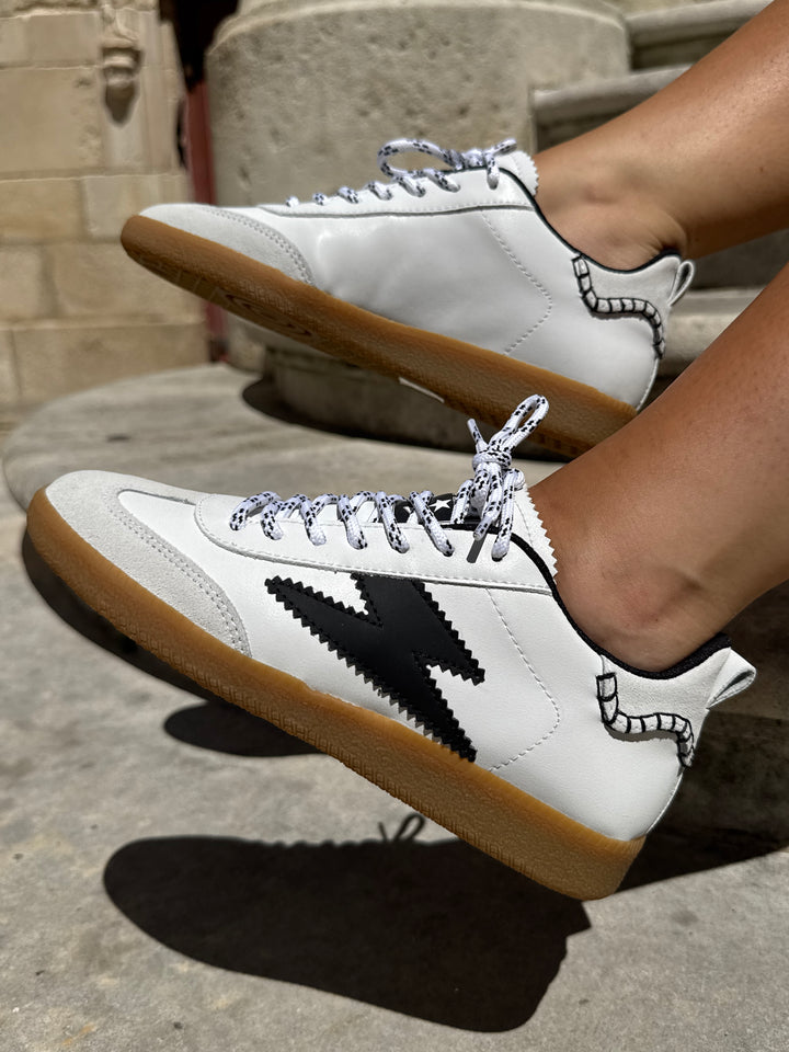 Baskets basses en cuir blanc ASHLEY C396 éclair noir en cuir lisse Semerdjian