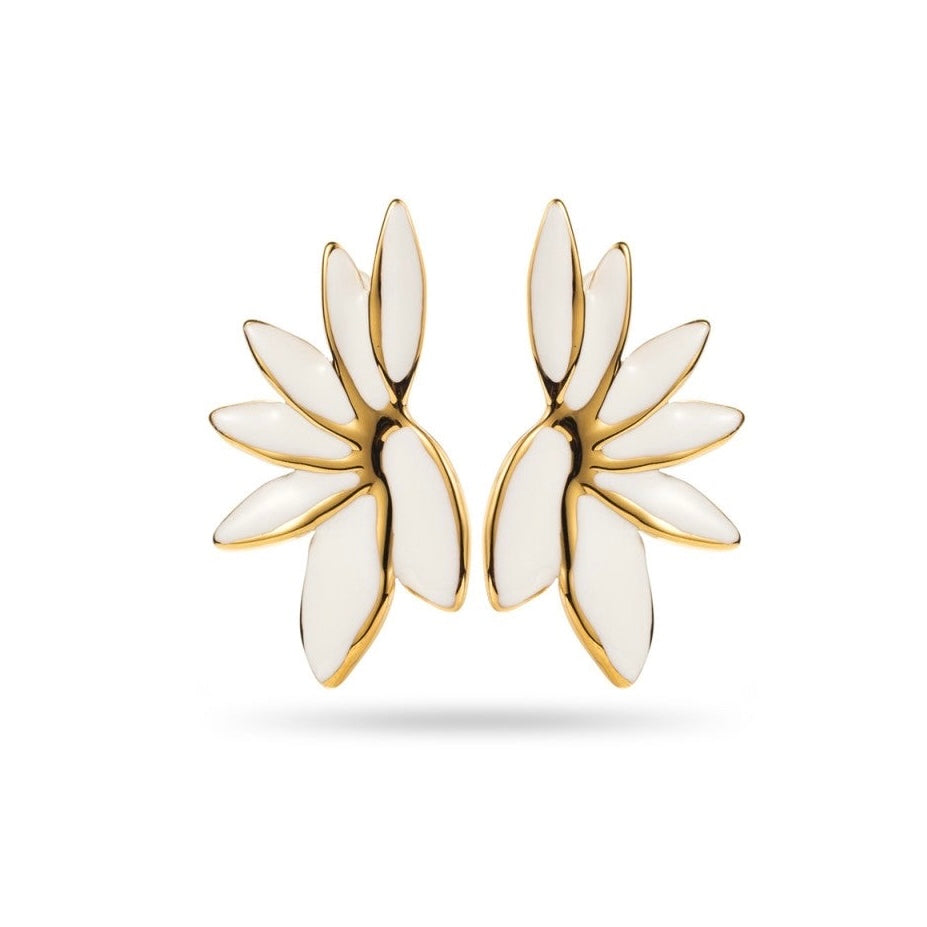 Boucles d’oreilles dorées demi-fleur blanche, bijou élégant hypoallergénique 4 cm