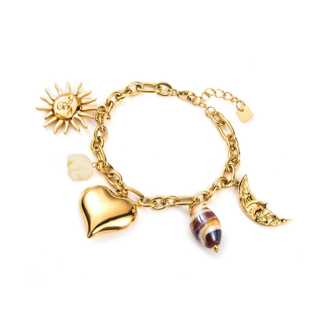 Bracelet chaîne doré en acier inoxydable avec breloques soleil, cœur, lune et perle marron et blanche – réglable et résistant à l’eau
