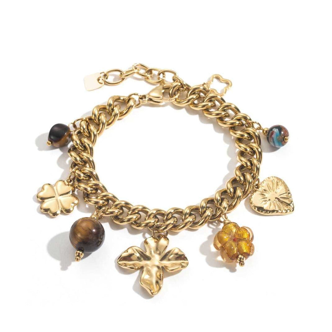 Bracelet doré à maillons épais entrelacés avec perles résine, fleurs et cœur