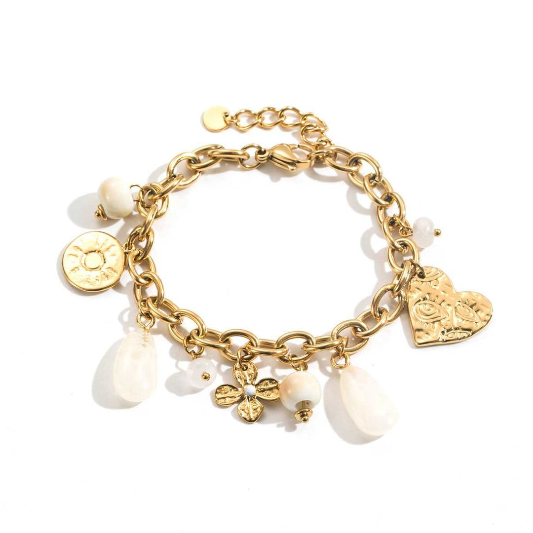 bracelet doré gros maillons avec charms cœur fleur et perles nacrées en acier inoxydable