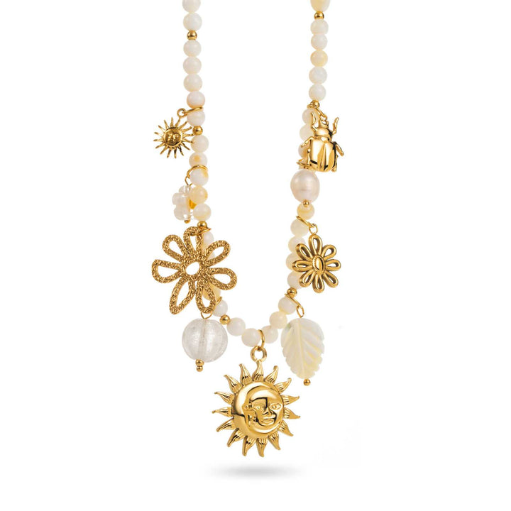 Collier doré en acier inoxydable avec perles de nacre, breloques soleil, marguerite et feuilles blanches
