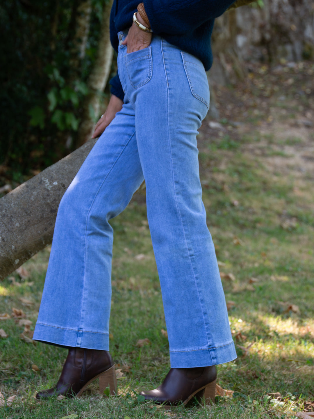 Jean femme ELENETTE Oraije en denim clair coupe droite vu de profil