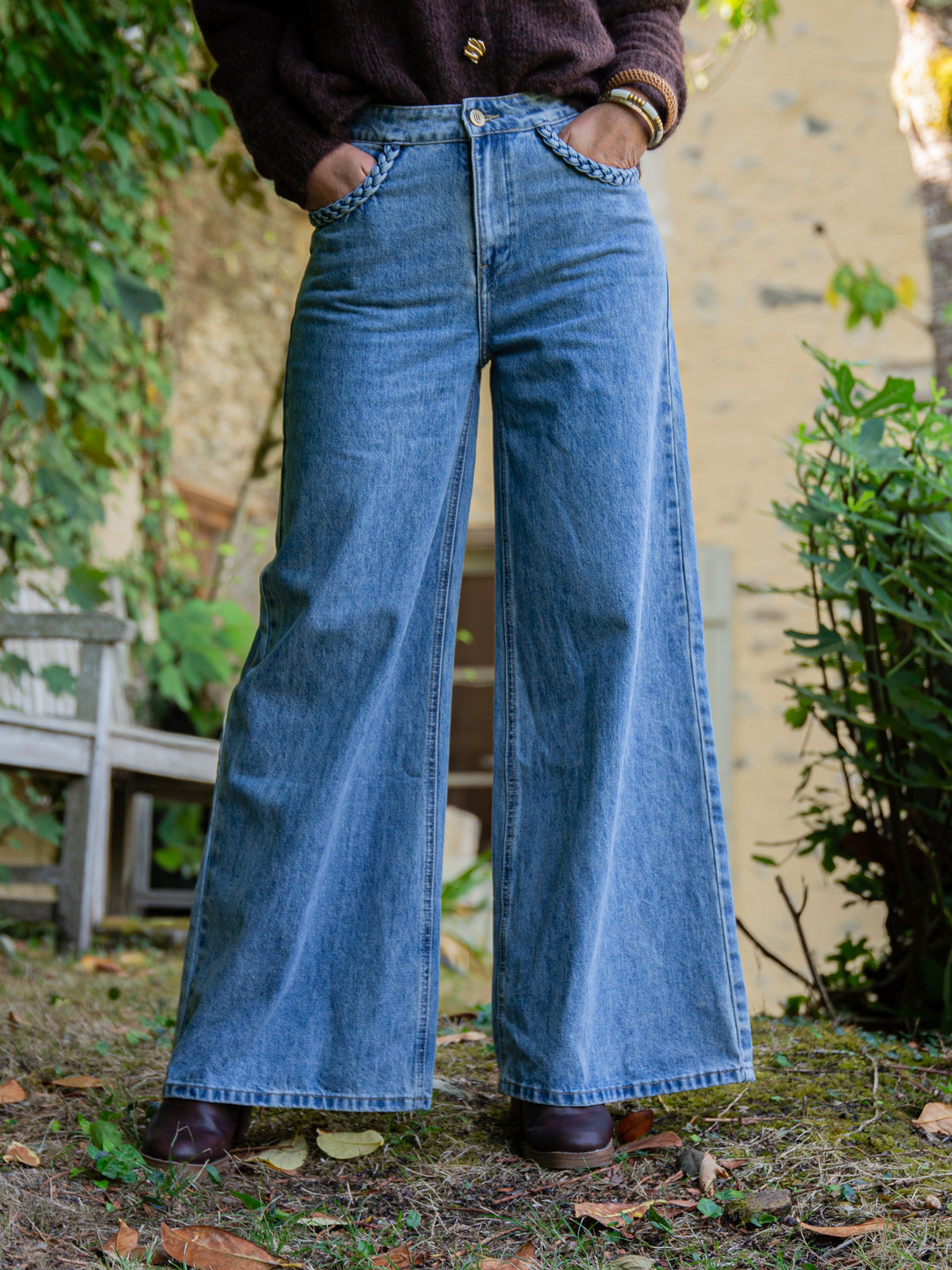 Détail du jean LYDIE Oraije avec poches tressées en denim