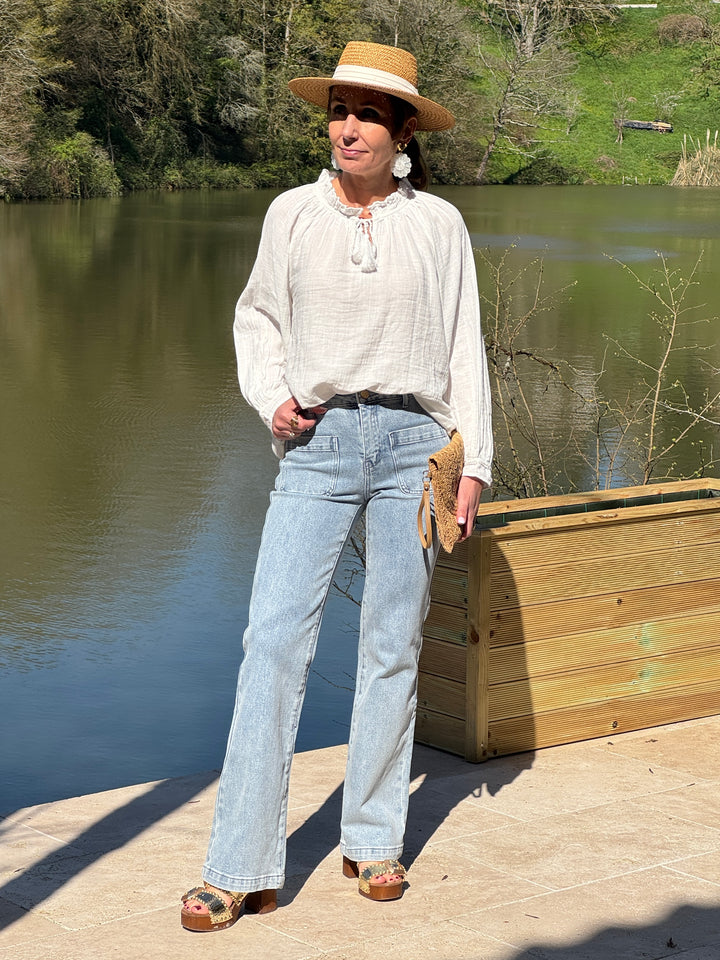 Jean marble wash La Petite Étoile coupe flare avec poches plaquées à l’avant pour un style moderne et élégant