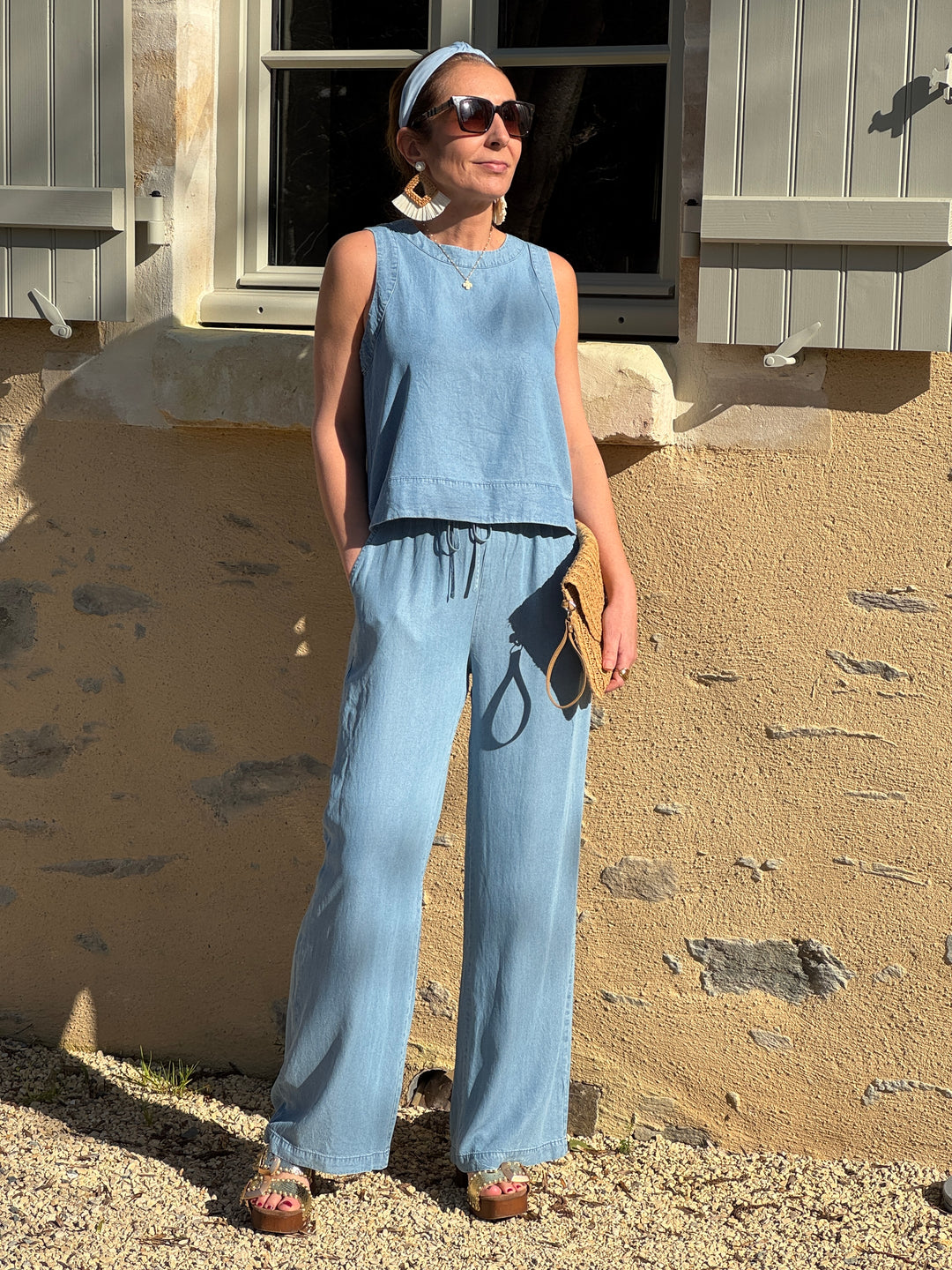 Pantalon stone fluide coupe droite de la marque La Petite Étoile avec taille médium et ceinture élastique, léger et confortable idéal pour le printemps et l’été