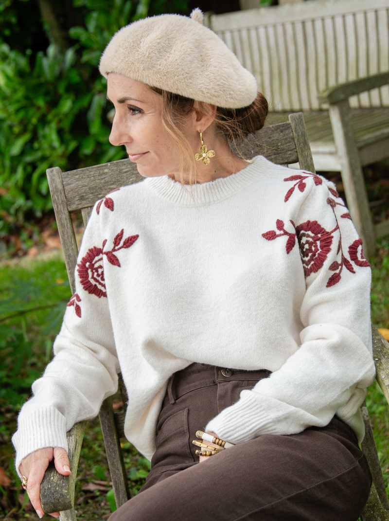 Pull écru broderies florales bordeaux BERENICE