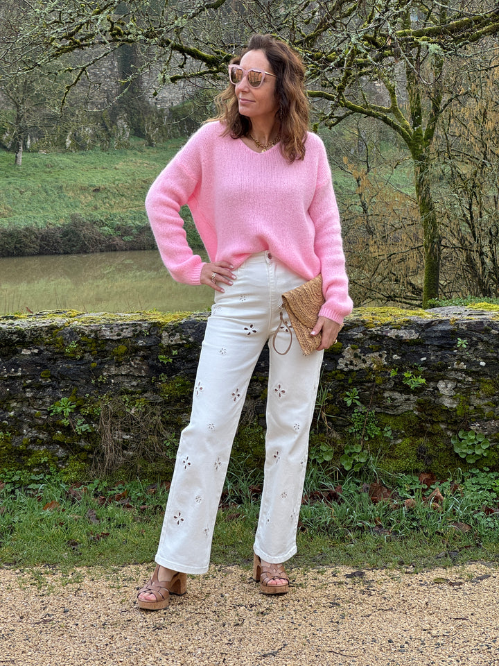 Pull rose femme col V en maille douce avec manches longues et bas resserrés, pull féminin et confortable idéal pour la mi-saison
